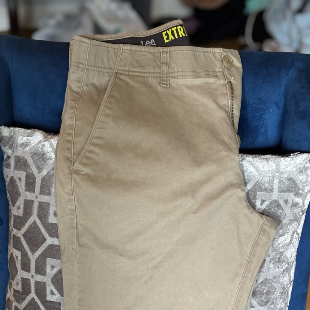 Lee khakis